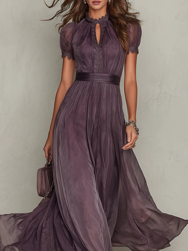 Abito lungo con scollo a goccia viola e bordi in pizzo di chiffon